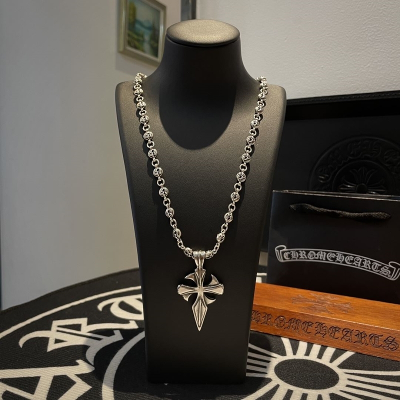 Ch**me He**ts necklaces